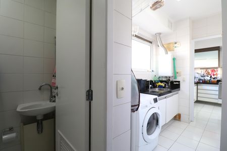 Apartamento à venda com 187m², 3 quartos e 3 vagasBanheiro de Serviço