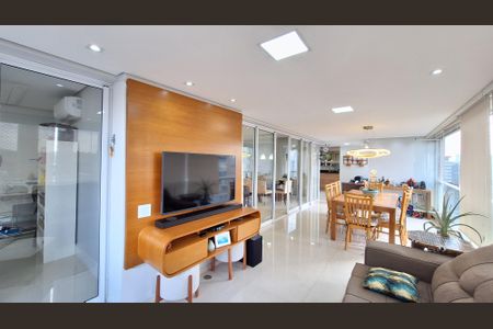 Apartamento à venda com 187m², 3 quartos e 3 vagas Apartamento à venda com 187m², 3 quartos e 3 vagasVaranda