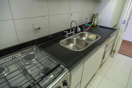 Apartamento à venda com 79m², 2 quartos e 2 vagas Apartamento à venda com 79m², 2 quartos e 2 vagasCozinha - Pia
