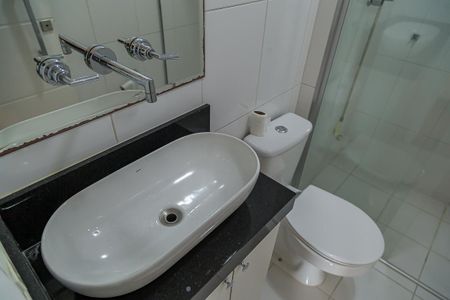 Apartamento à venda com 79m², 2 quartos e 2 vagas Apartamento à venda com 79m², 2 quartos e 2 vagasBanheiro Social - Pia