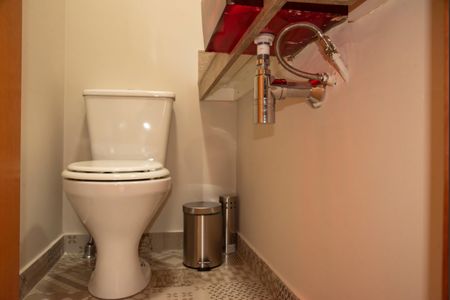 Lavabo de apartamento para alugar com 2 quartos, 58m² em Saúde, São Paulo