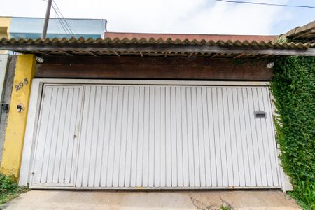 Casa à venda com 167m², 3 quartos e 2 vagas Casa à venda com 167m², 3 quartos e 2 vagasFachada