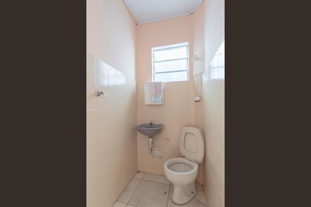 Banheiro de casa para alugar com 1 quarto, 28m² em Jardim de Lorenzo, São Paulo