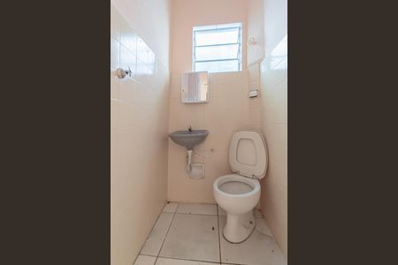 Banheiro de casa para alugar com 1 quarto, 28m² em Jardim de Lorenzo, São Paulo