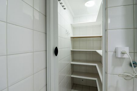 Apartamento à venda com 214m², 3 quartos e 4 vagasCozinha e Área de Serviço