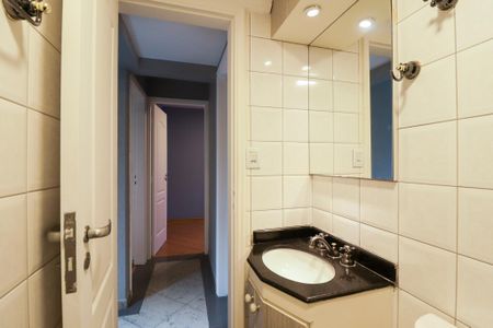 Apartamento à venda com 214m², 3 quartos e 4 vagasBanheiro Social