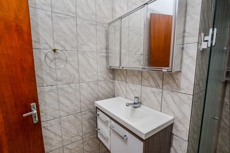 Casa para alugar com 125m², 2 quartos e 1 vaga Casa para alugar com 125m², 2 quartos e 1 vagaBanheiro Corredor