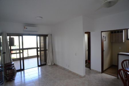Sala de apartamento para alugar com 1 quarto, 56m² em Barra da Tijuca, Rio de Janeiro