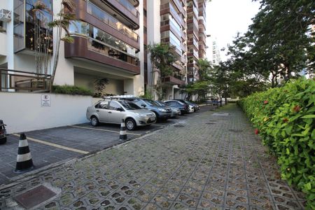 Apartamento à venda com 117m², 3 quartos e 2 vagasÁrea comum - Estacionamento de Visitantes