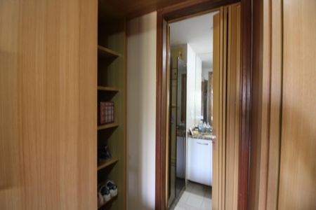 Apartamento à venda com 117m², 3 quartos e 2 vagasCloset 