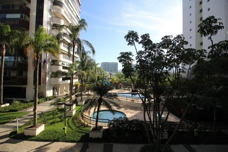 Apartamento à venda com 117m², 3 quartos e 2 vagasVista  Varanda da Suíte 