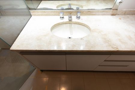 Apartamento à venda com 75m², 1 quarto e 1 vaga Apartamento à venda com 75m², 1 quarto e 1 vagaBanheiro da Suíte