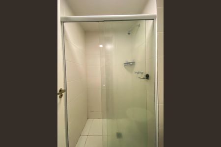 Banheiro de apartamento à venda com 1 quarto, 57m² em Jardim Novo Santo Amaro, São Paulo