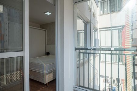 Studio para alugar com 28m², 1 quarto e sem vaga Studio para alugar com 28m², 1 quarto e sem vagaVaranda da Sala/Quarto