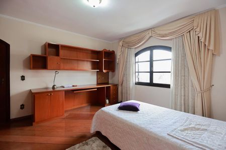 Casa para alugar com 330m², 3 quartos e 5 vagas Casa para alugar com 330m², 3 quartos e 5 vagasQuarto 1