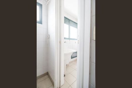 Apartamento à venda com 95m², 3 quartos e 2 vagas Apartamento à venda com 95m², 3 quartos e 2 vagasBanheiro de serviço