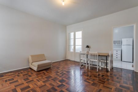 Sala de apartamento para alugar com 1 quarto, 69m² em Rio Branco, Porto Alegre