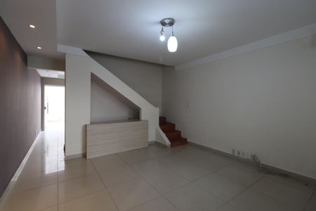 Sala de casa para alugar com 2 quartos, 80m² em Vila Granada, São Paulo