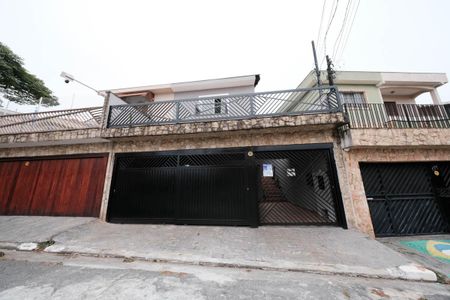 Casa à venda com 200m², 3 quartos e 3 vagasFachada