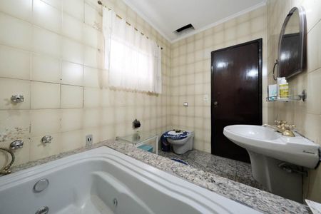 Casa à venda com 200m², 3 quartos e 3 vagasSuíte 1 Banheiro