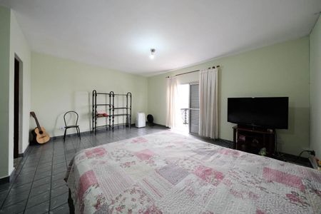 Casa à venda com 200m², 3 quartos e 3 vagasSuíte 1