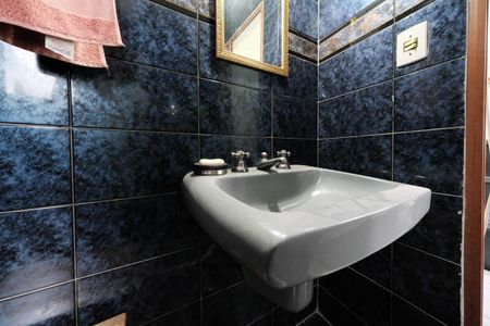 Casa à venda com 200m², 3 quartos e 3 vagasSuíte 2 Banheiro