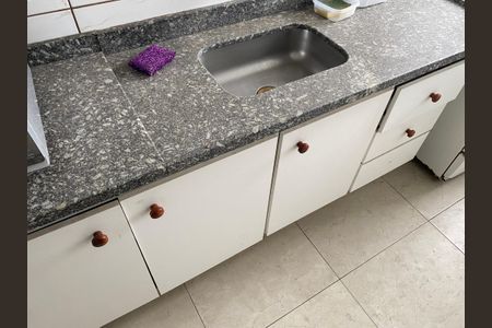 Apartamento à venda com 37m², 1 quarto e sem vaga Apartamento à venda com 37m², 1 quarto e sem vagaCozinha - Armários