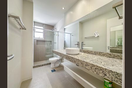 Apartamento à venda com 80m², 3 quartos e 2 vagasBanheiro da Suíte 1