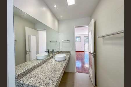 Apartamento à venda com 80m², 3 quartos e 2 vagasBanheiro da Suíte 1