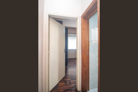 Corredor de apartamento à venda com 1 quarto, 45m² em Farroupilha, Porto Alegre
