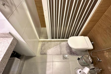 Apartamento à venda com 75m², 2 quartos e 1 vaga Apartamento à venda com 75m², 2 quartos e 1 vagaBanheiro Social