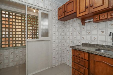 Cozinha de apartamento à venda com 1 quarto, 50m² em Jardim do Salso, Porto Alegre