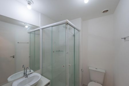 Studio à venda com 28m², 1 quarto e sem vaga Studio à venda com 28m², 1 quarto e sem vagaBanheiro Social