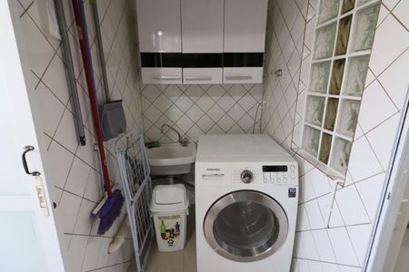 Apartamento à venda com 70m², 2 quartos e 1 vagaÁrea de Serviço