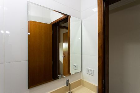 Casa à venda com 200m², 3 quartos e 4 vagas Casa à venda com 200m², 3 quartos e 4 vagasBanheiro Social