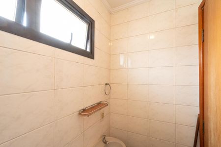 Apartamento à venda com 156m², 4 quartos e 2 vagas Apartamento à venda com 156m², 4 quartos e 2 vagasBanheiro de Serviço