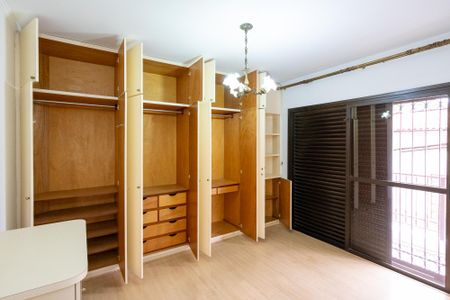 Apartamento à venda com 156m², 4 quartos e 2 vagas Apartamento à venda com 156m², 4 quartos e 2 vagasSuíte 1