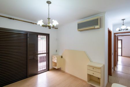 Apartamento à venda com 156m², 4 quartos e 2 vagas Apartamento à venda com 156m², 4 quartos e 2 vagasSuíte 1