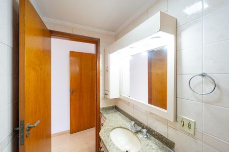 Apartamento à venda com 156m², 4 quartos e 2 vagas Apartamento à venda com 156m², 4 quartos e 2 vagasBanheiro da Suíte 2