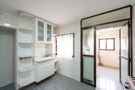 Apartamento à venda com 156m², 4 quartos e 2 vagas Apartamento à venda com 156m², 4 quartos e 2 vagasCozinha