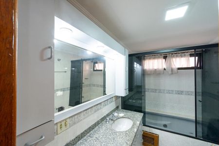 Apartamento à venda com 156m², 4 quartos e 2 vagas Apartamento à venda com 156m², 4 quartos e 2 vagasBanheiro da Suíte 1