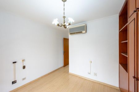 Apartamento à venda com 156m², 4 quartos e 2 vagas Apartamento à venda com 156m², 4 quartos e 2 vagasSuíte 2