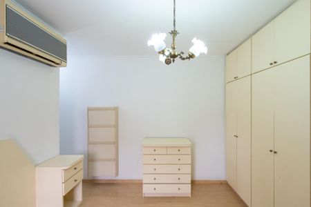 Apartamento à venda com 156m², 4 quartos e 2 vagas Apartamento à venda com 156m², 4 quartos e 2 vagasSuíte 1