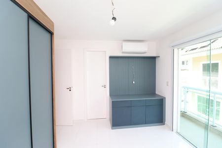 Casa de condomínio à venda com 101m², 3 quartos e 2 vagasSuíte