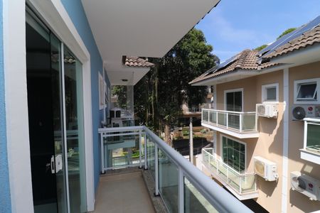 Casa de condomínio à venda com 101m², 3 quartos e 2 vagasVaranda da Suíte