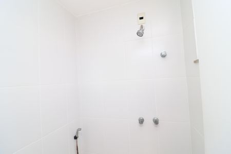 Casa de condomínio à venda com 101m², 3 quartos e 2 vagasBanheiro de serviço