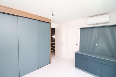 Casa de condomínio à venda com 101m², 3 quartos e 2 vagasSuíte