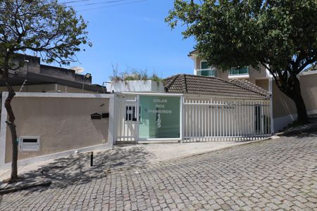 Casa de condomínio à venda com 101m², 3 quartos e 2 vagasFachado do condomínio