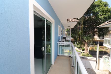 Casa de condomínio à venda com 101m², 3 quartos e 2 vagasVaranda da Suíte