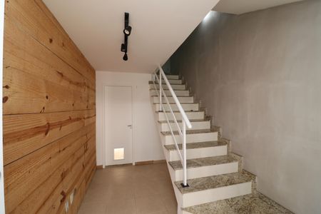 Casa de condomínio à venda com 101m², 3 quartos e 2 vagasSala